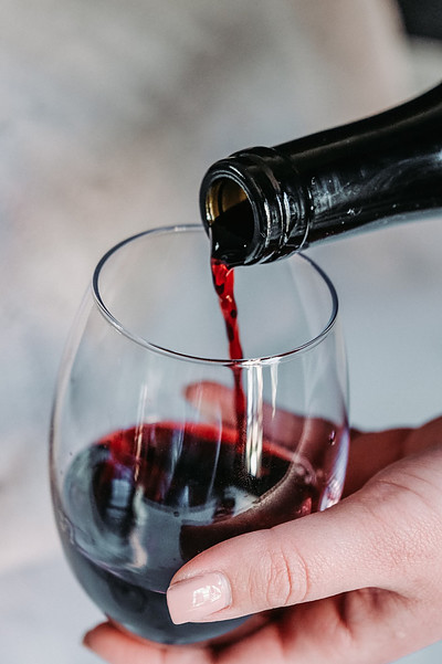 Is there any connection between red wine and health benefits?