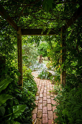 Garden path ideas must pursue the quality of living.